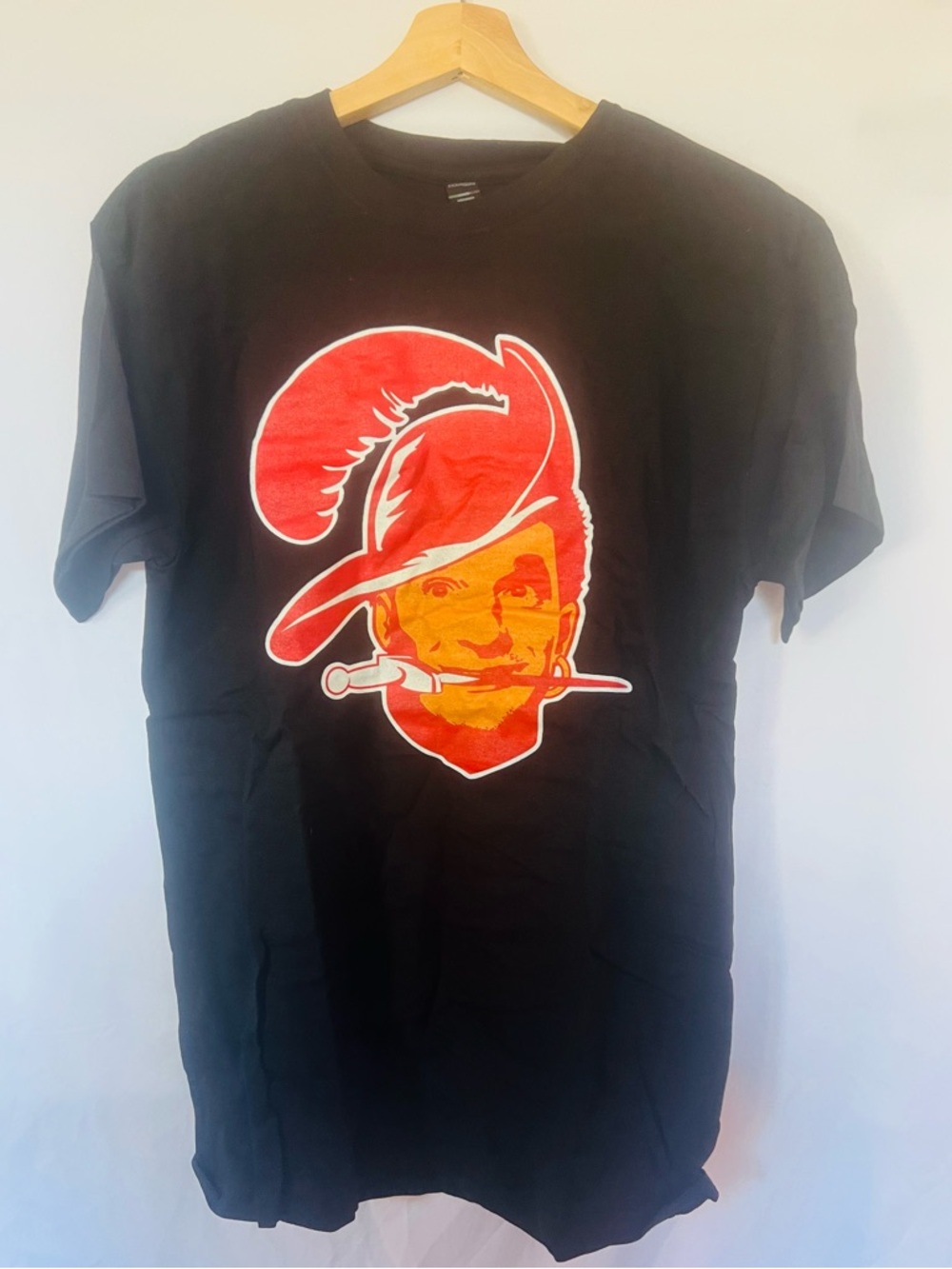 Tampa Bay Buccaneers Rob Gronkowski Graphic T-Shirt Men’s Medium Black NFL Gronk